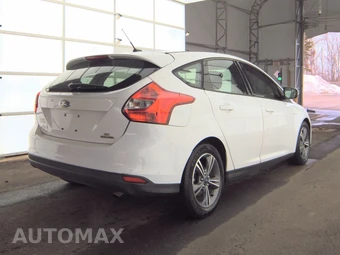 2014 Ford Focus SE Hatchback - miniatura 4