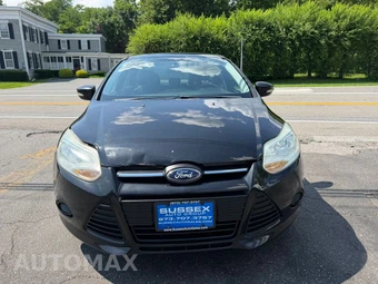 2014 Ford Focus SE Sedan – miniatura 2