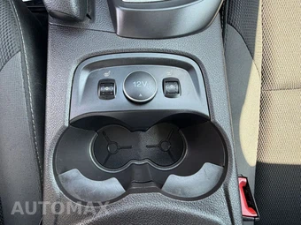 2014 Ford Focus SE Sedan – miniatura 26
