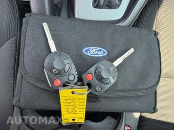 2014 Ford Focus SE Sedan – miniatura 37
