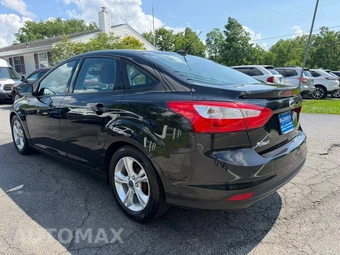 2014 Ford Focus SE Sedan – miniatura 4