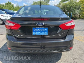 2014 Ford Focus SE Sedan – miniatura 5