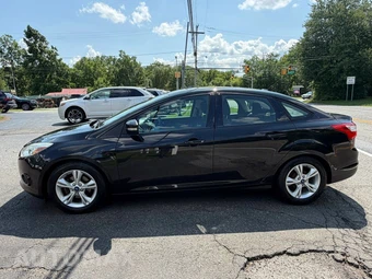 2014 Ford Focus SE Sedan – miniatura 7