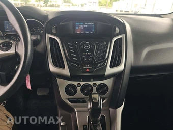 2014 Ford Focus SE Sedan - miniatura 7