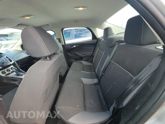 2014 Ford Focus SE Sedan – miniatura 13