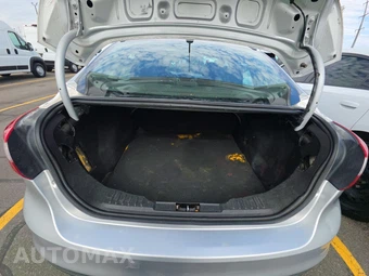 2014 Ford Focus SE Sedan – miniatura 16