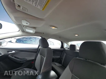 2014 Ford Focus SE Sedan – miniatura 17