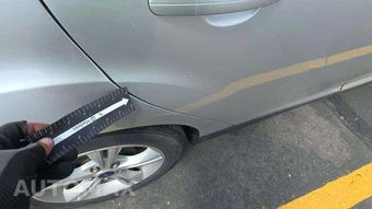 2014 Ford Focus SE Sedan – miniatura 26