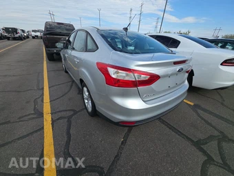 2014 Ford Focus SE Sedan – miniatura 6