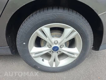 2014 Ford Focus SE Sedan – miniatura 11
