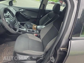 2014 Ford Focus SE Sedan – miniatura 13