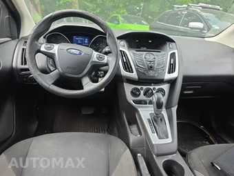 2014 Ford Focus SE Sedan – miniatura 14