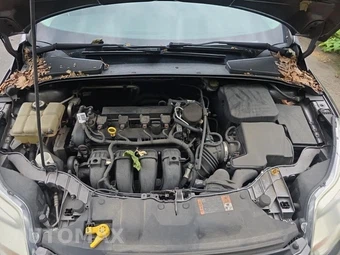 2014 Ford Focus SE Sedan – miniatura 18