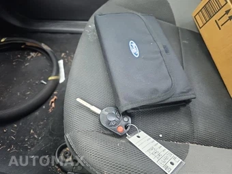 2014 Ford Focus SE Sedan – miniatura 24