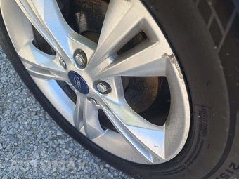 2014 Ford Focus SE Sedan – miniatura 19