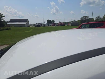 2014 Ford Focus SE Sedan – miniatura 9