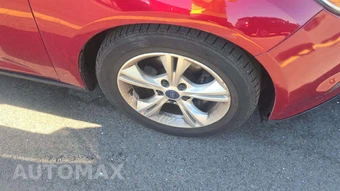 2014 Ford Focus SE Sedan – miniatura 25