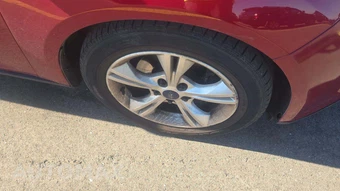 2014 Ford Focus SE Sedan – miniatura 31