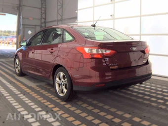 2014 Ford Focus SE Sedan – miniatura 6