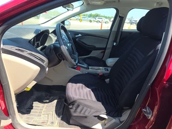 2014 Ford Focus SE Sedan – miniatura 7