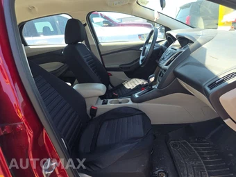 2014 Ford Focus SE Sedan – miniatura 8