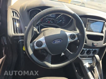 2014 Ford Focus SE Sedan - miniatura 10