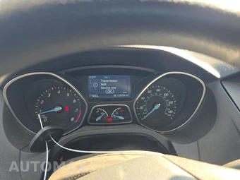 2014 Ford Focus SE Sedan - miniatura 12