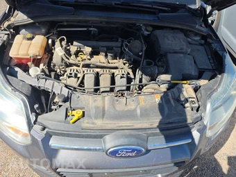 2014 Ford Focus SE Sedan - miniatura 15