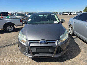 2014 Ford Focus SE Sedan - miniatura 2