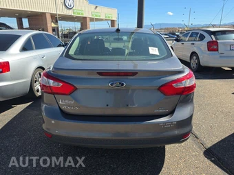 2014 Ford Focus SE Sedan - miniatura 5