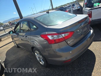 2014 Ford Focus SE Sedan - miniatura 6