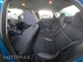 2014 Ford Focus SE Sedan – miniatura 13