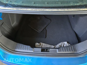 2014 Ford Focus SE Sedan – miniatura 16