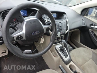 2014 Ford Focus SE Sedan – miniatura 11