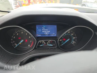 2014 Ford Focus SE Sedan – miniatura 12