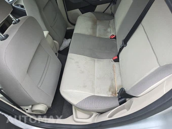 2014 Ford Focus SE Sedan – miniatura 13