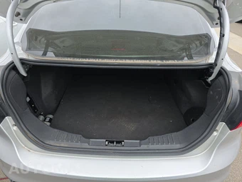 2014 Ford Focus SE Sedan – miniatura 17