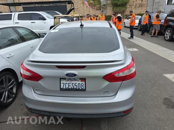 2014 Ford Focus SE Sedan – miniatura 5
