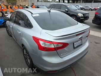 2014 Ford Focus SE Sedan – miniatura 6