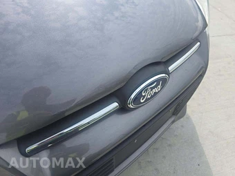2014 Ford Focus SE Sedan – miniatura 19