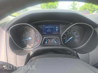 2014 Ford Focus SE Sedan – miniatura 6