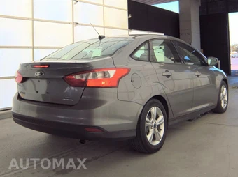 2014 Ford Focus SE Sedan - miniatura 3