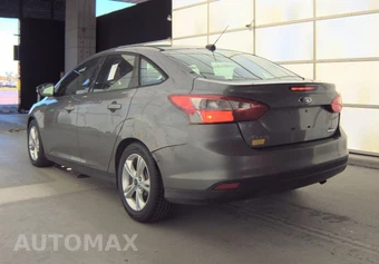 2014 Ford Focus SE Sedan - miniatura 4