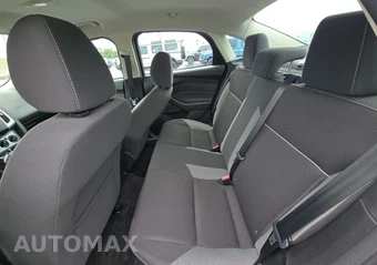 2014 Ford Focus SE Sedan - miniatura 6