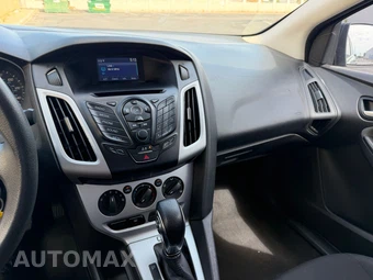 2014 Ford Focus SE Sedan - miniatura 11