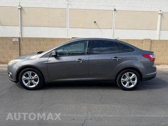 2014 Ford Focus SE Sedan - miniatura 3