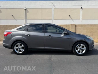 2014 Ford Focus SE Sedan - miniatura 7