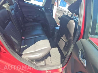 2014 Ford Focus SE Sedan - miniatura 16