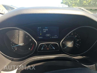 2014 Ford Focus SE Sedan - miniatura 9