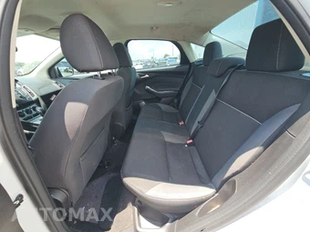 2014 Ford Focus SE Sedan – miniatura 13